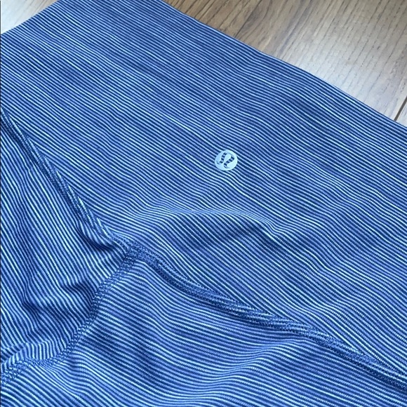 Lululemon align shorts 6” - Picture 2 of 6